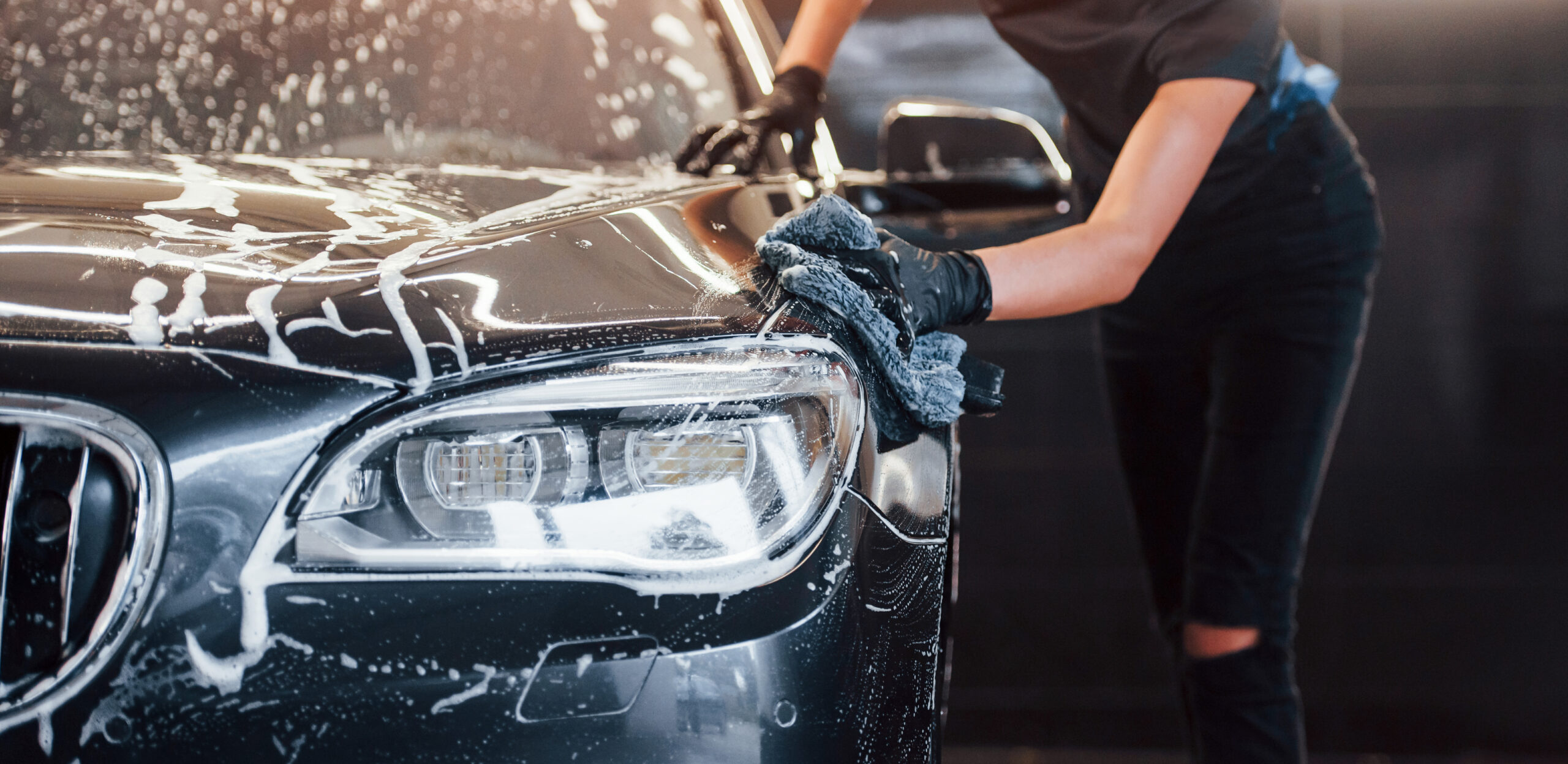 Hand washing with premium wash mitt